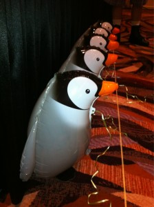 linuxchixla.SCALE10x.penguin-balloons LinuxChixLA SCALE10x Penguin Balloons